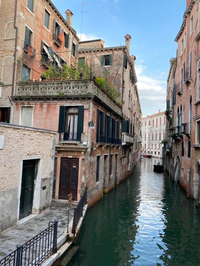 Lively Castello Comfort Room Private Bath & Privacy Veneza Exterior foto